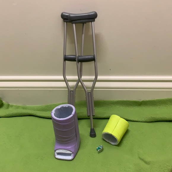 American Girl injury set - Picture 1 of 7